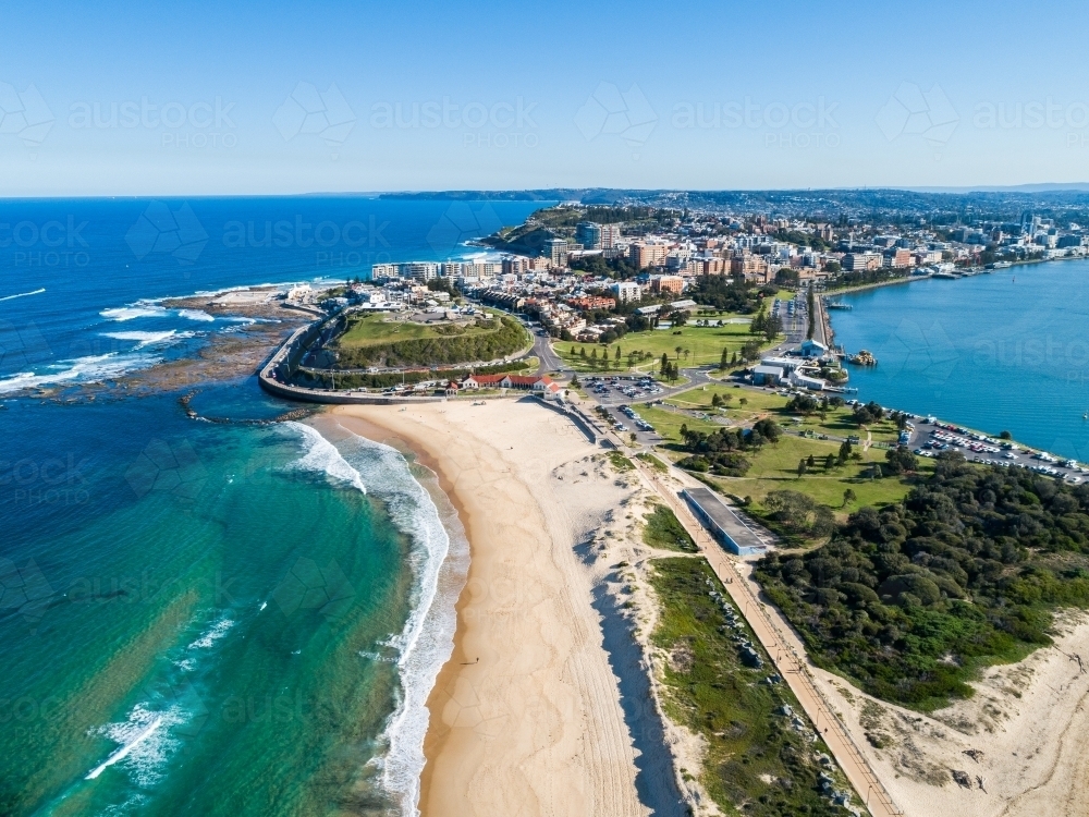 Australian coastline with Nobbys beach and Fort Scratchley in Newcastle - Australian Stock Image