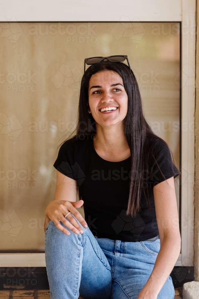 casual indigenous australian woman - Australian Stock Image