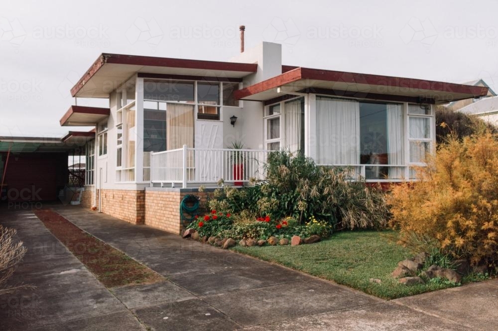 Image Of Classic Australian 1960 S Home Austockphoto   Classic Australian 1960 S Home Austockphoto 000011251 