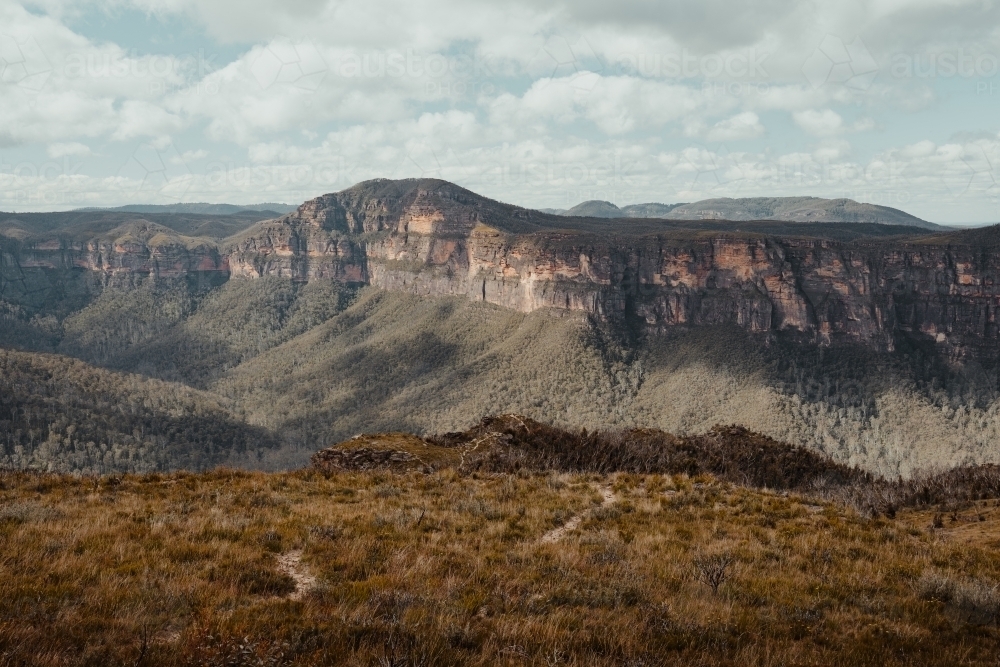 Clifftop views near the summit of the Lockleys Pylon Walking Track - Australian Stock Image