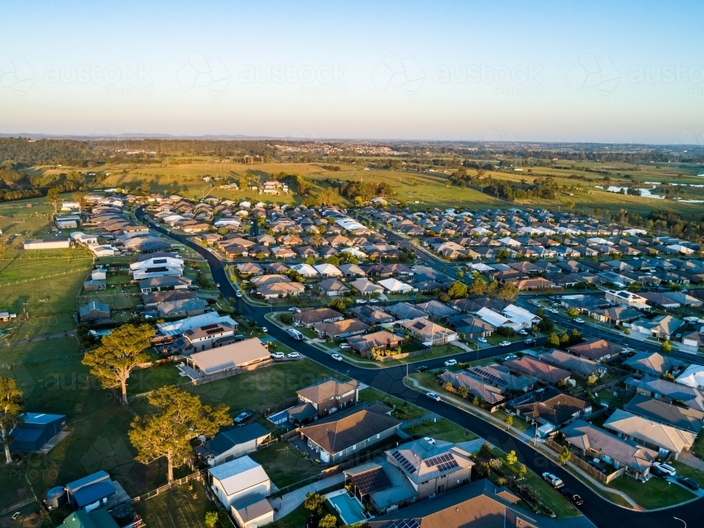 Cockatoo ridge road at edge of residential area in Aberglasslyn New South Wales - Australian Stock Image