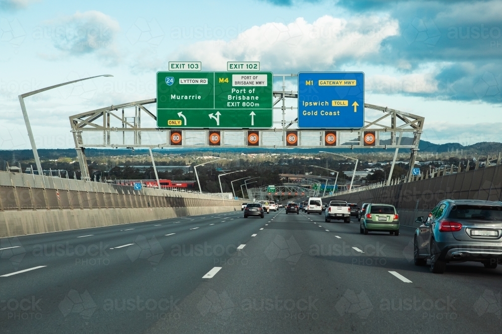 image-of-gateway-bridge-driving-austockphoto