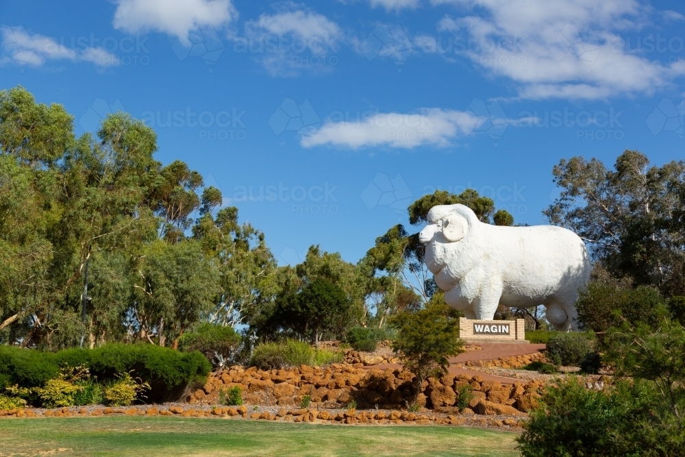 Giant ram sculpture in landscape at Wagin - Australian Stock Image