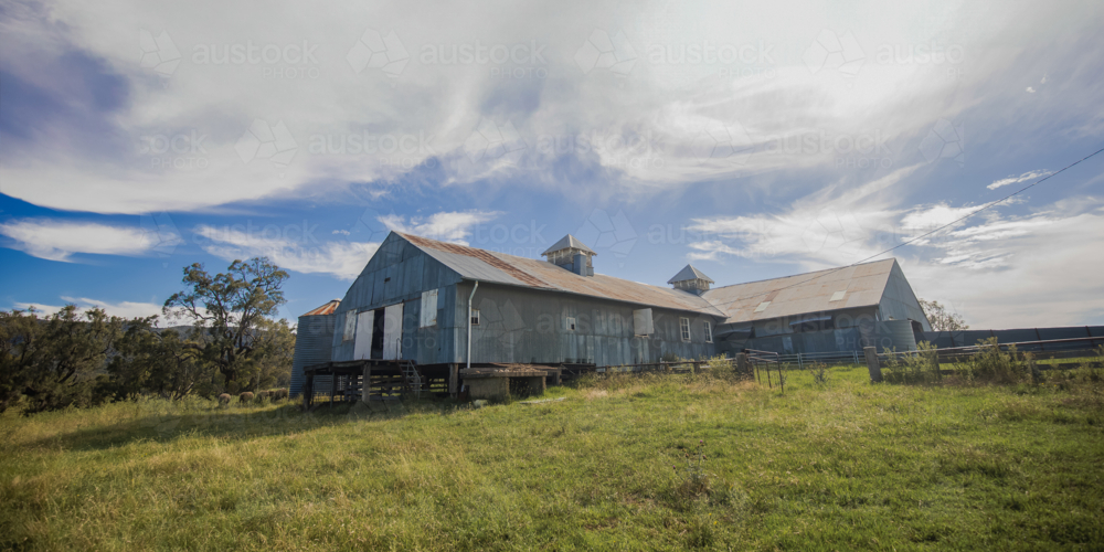 Large historic shearing shed in rural New South Wales - Australian Stock Image