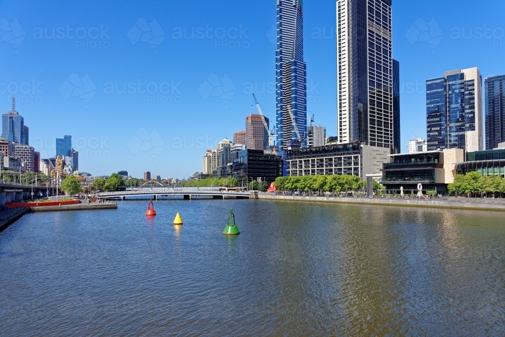 Melbourne Yarra river with city views and south bank views - Australian Stock Image