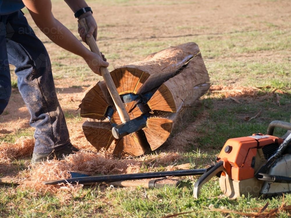 Post splitting competition - Australian Stock Image