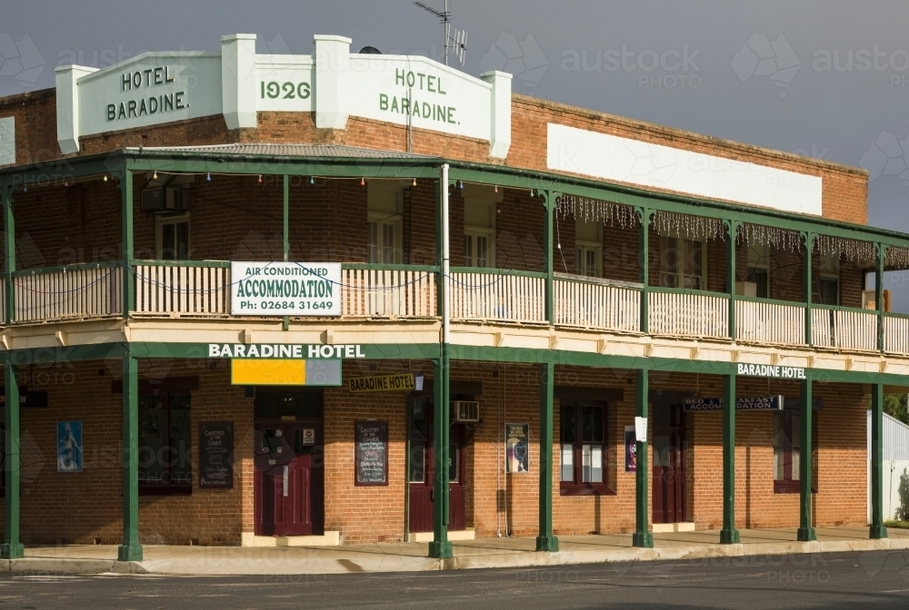 Quiet country pub hotel, exterior view, early morning, no people - Australian Stock Image