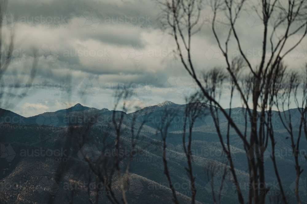 Rugged mountain views around Blowering Reservoir in the Snowy Mountains, NSW - Australian Stock Image