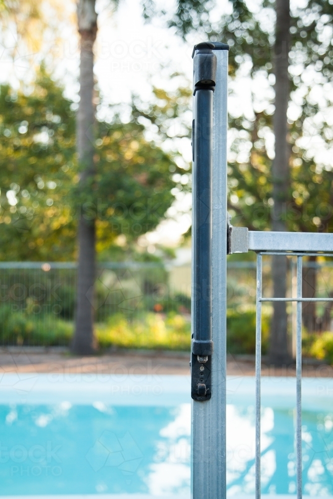 Self Closing Pool Gate With Child Proof Latch To Open Austockphoto 000073696.JPG?v=1.4.2