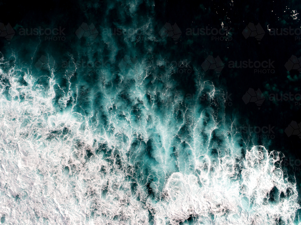 Striking patterns emerge in a dark ocean - Australian Stock Image