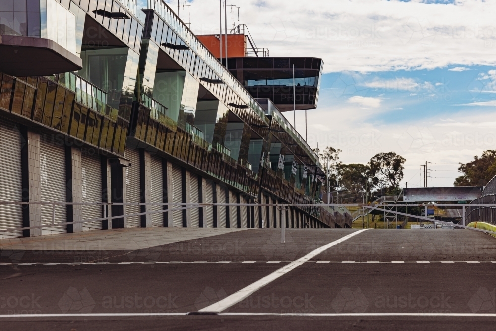 The Mount Panorama racing circuit at Bathurst NSW - Australian Stock Image