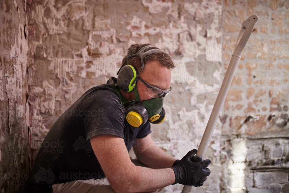 Tradie having a break from shovelling - Australian Stock Image