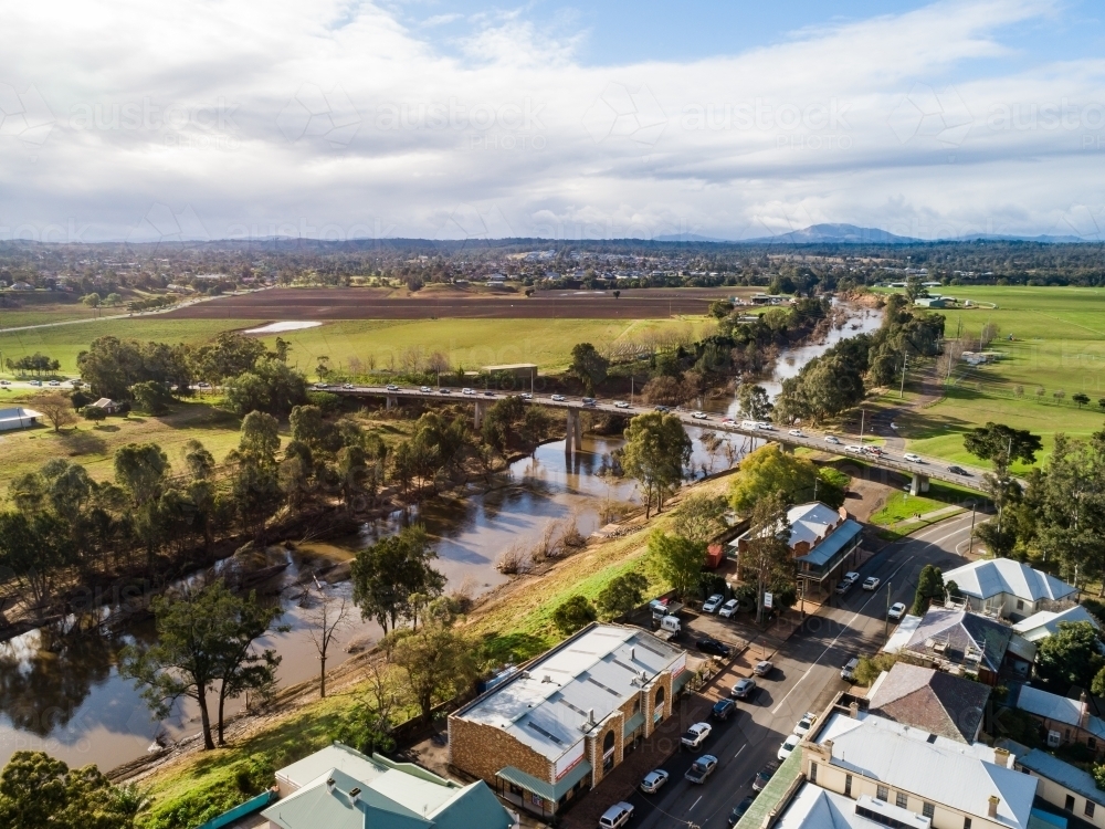 Traffic on New England Highway bridge over Hunter River in Singleton - Australian Stock Image