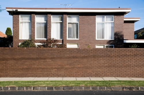 An old brick house in the suburbs of Melbourne - Australian Stock Image