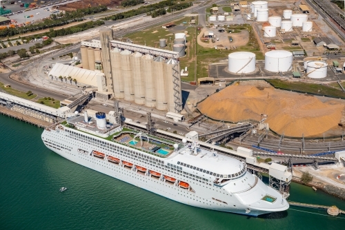 Cruise ship docking at Auckland Point wharf - Australian Stock Image