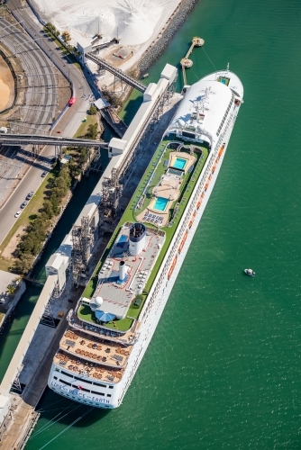 Cruise ship docking at Auckland Point wharf - Australian Stock Image
