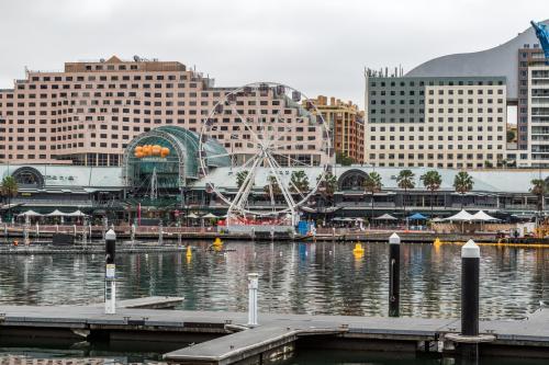 Darling Harbour, shopping centre and Hotels over water