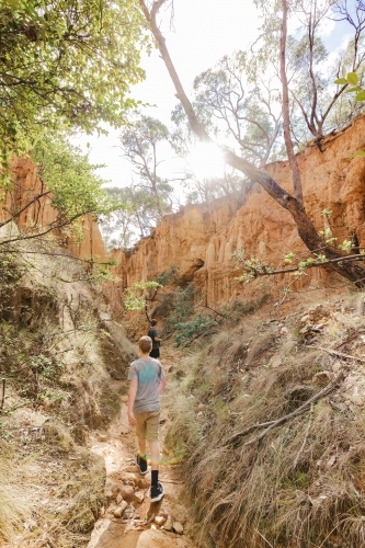 Kids exploring Golden Gully near Hill End, NSW - Australian Stock Image