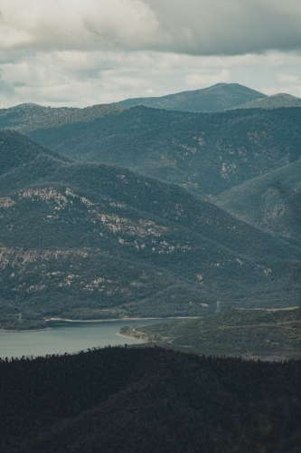 Rugged mountain views of Blowering Reservoir in the Snowy Mountains, NSW - Australian Stock Image